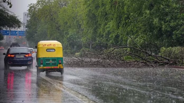 There is a possibility of rain in Delhi-NCR today