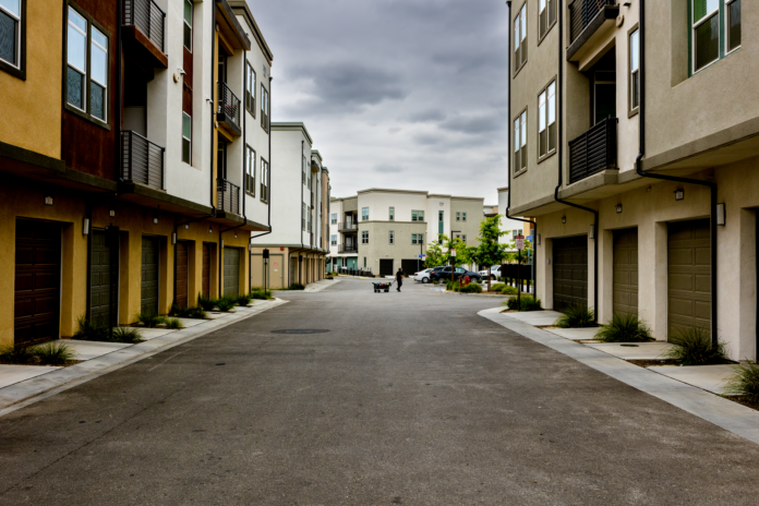 Luxury vs Affordable Housing in Gurgaon